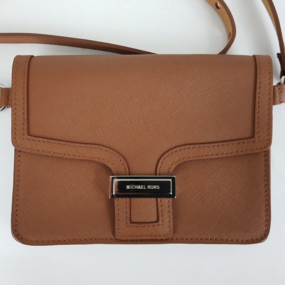 MICHAEL KORS Saffiano Panel Leather Belt Bag - Picture 3 of 8